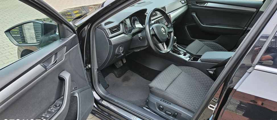 Skoda Superb cena 74904 przebieg: 211353, rok produkcji 2017 z Zawiercie małe 379